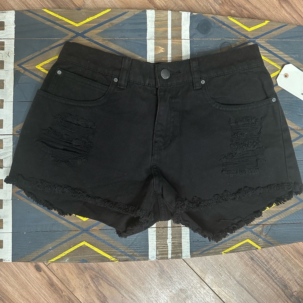 New billabong shorts